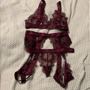 Elegant 3-piece Lace Burgundy Lingerie Set